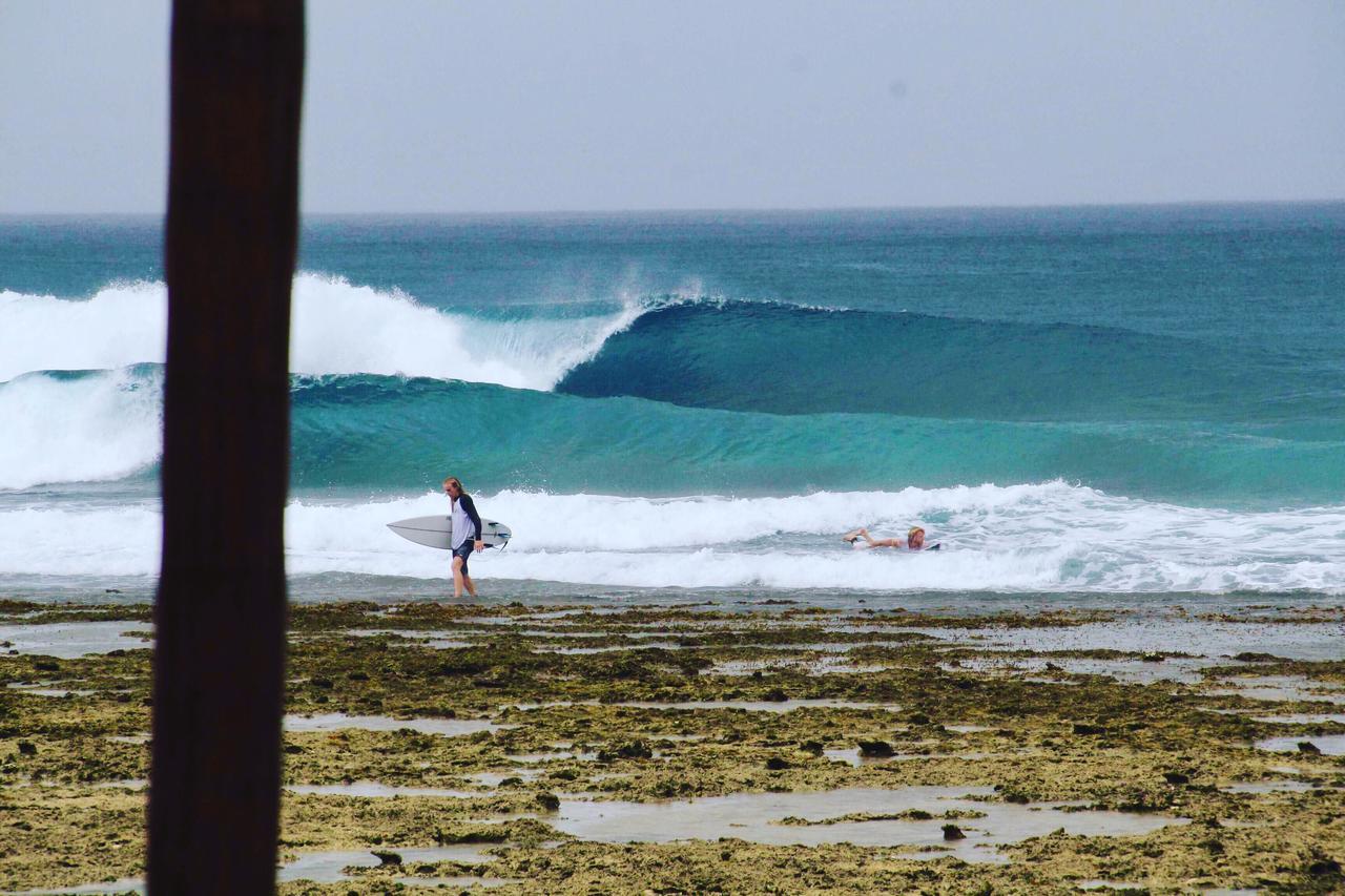 Baturundung Surf Resort Naibos Экстерьер фото