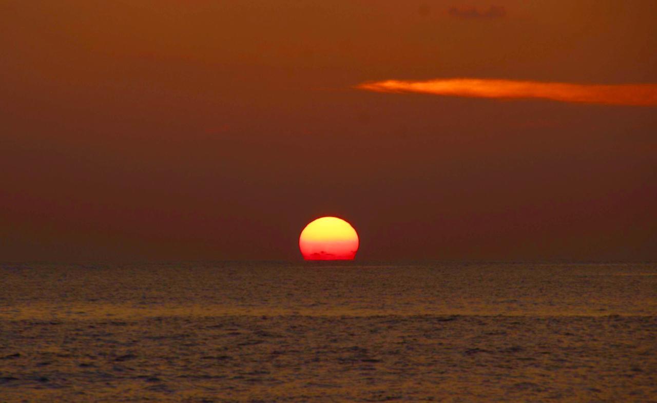 Baturundung Surf Resort Naibos Экстерьер фото